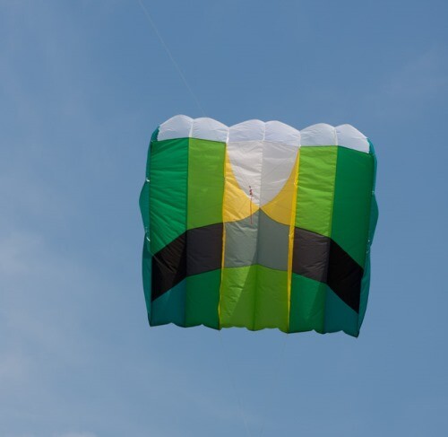KAP Foil Kite 5.0 Single Line 94"x 79" + 69-ft Fringe Tail by HQ Kites & Designs