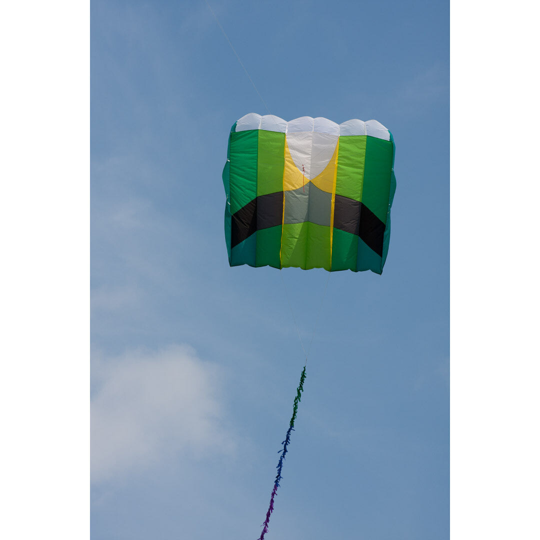 KAP Foil Kite 5.0 Single Line 94"x 79" + 69-ft Fringe Tail by HQ Kites & Designs